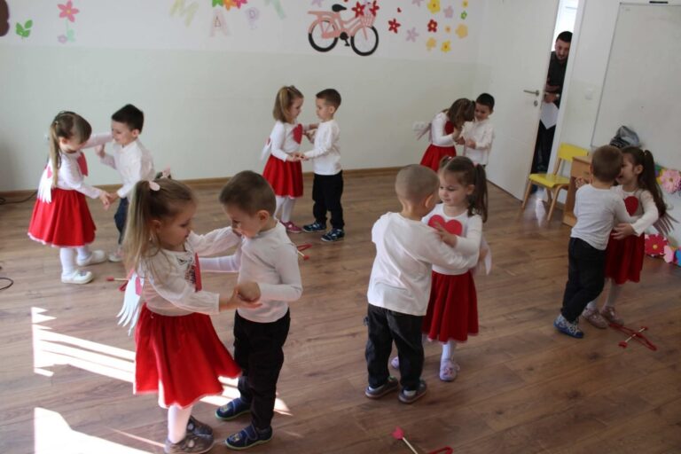 Lopare: U vrtićima održane priredbe povodom 8.marta