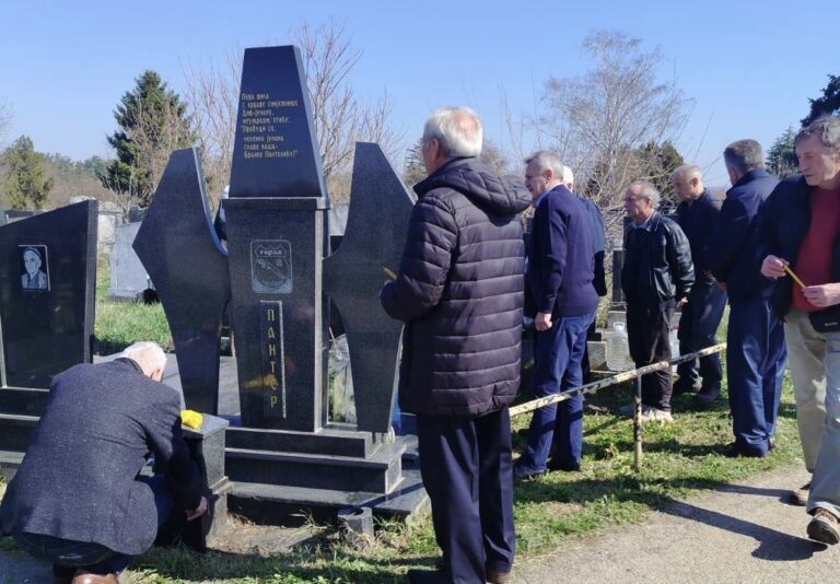Treća generacija Vojne gimnazije iz Beograda odala počast legendarnom komandantu Branku Panteliću „Panteru“ u Stublinama