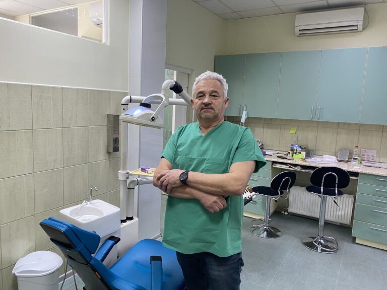Prim. dr Tomo Manojlović poslije četiri decenije rada zaslužio penziju: Ko voli stomatologiju, zna koliko je ovaj posao zahvalan