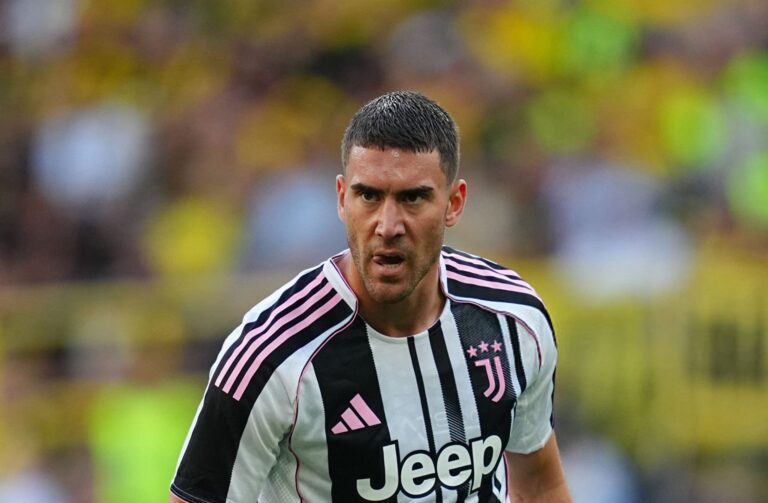 Juventus nudi duplo manje novca Vlahoviću