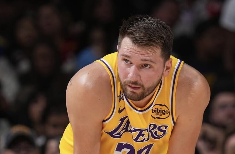 Luka Dončić prvi put u javnosti nakon raskida, pozdravio se sa holivudskim glumcem