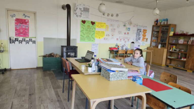 Tuga srpskog sela: Samo mala Marija đak u maloj školi kod Prijepolja FOTO