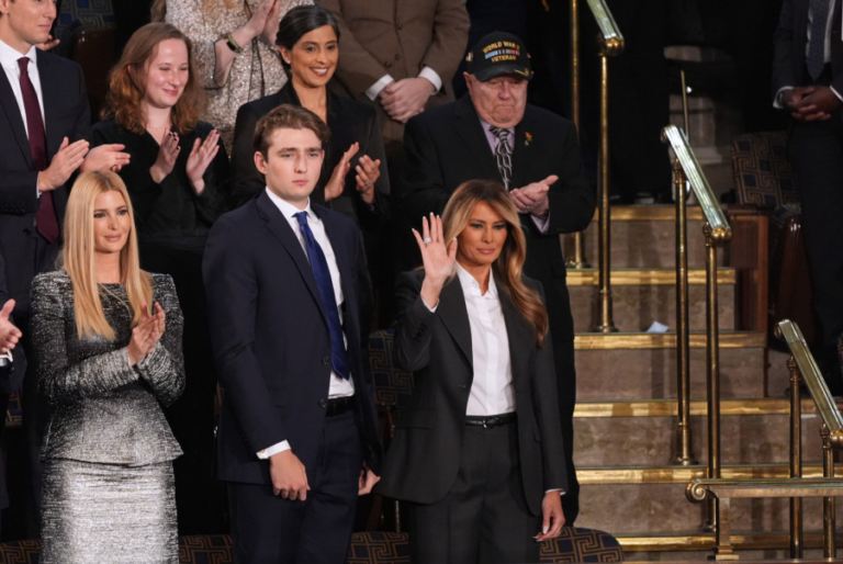 „Vizionarka“ Melanija Tramp kaže da je „usamljena na vrhu“