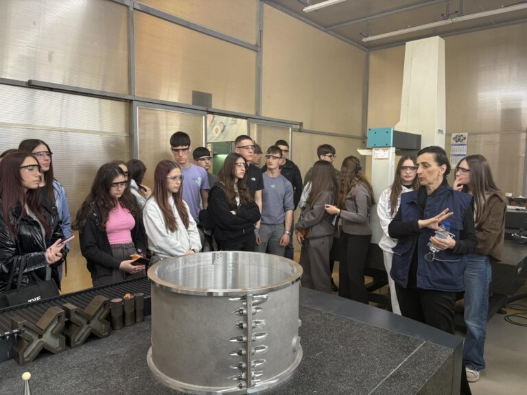 Učenici i nastavnici Vazduhoplovne akademije iz Beograda posjetili bijeljinski „Orao“