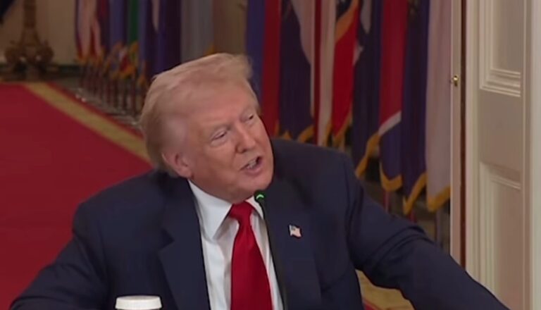 „Tramp stavio periku i našminkao se“: Intervju iz 1994. zapalio mreže