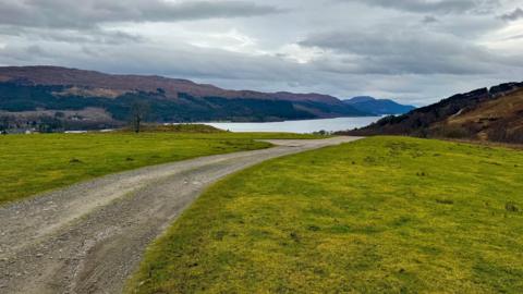 Lovci tvrde da su vidjeli porodicu čudnih stvorenja: Misterija na jezeru