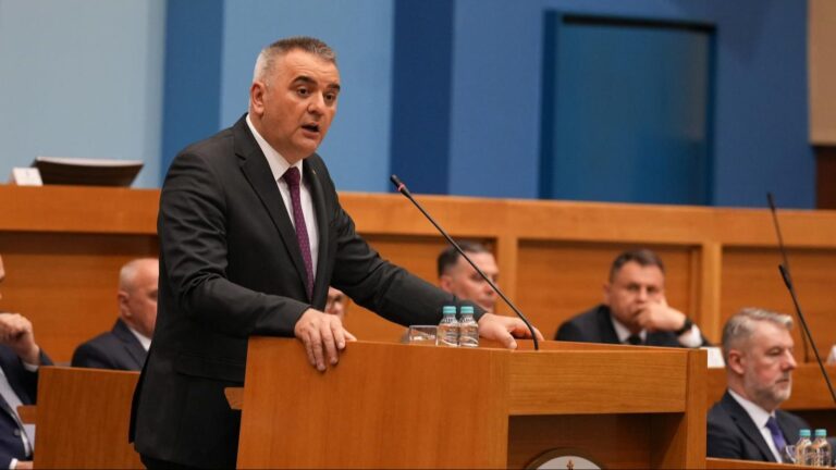 Minić udario na vlasnike trgovinskih lanaca: „Jedva čekate da dignete cijene čim nafta poskupi“