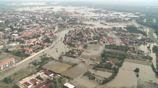 Sirene se oglasile: Hiljade evakuisanih; Bujica nosi sve pred sobom VIDEO