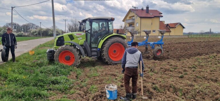 Domaćinska akcija u Velikoj Obarskoj: Mještani uredili centar sela i najavili izgradnju parka