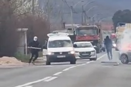 U Potocima kod Mostara maskirani napadači napali vozača i zapalili vozilo