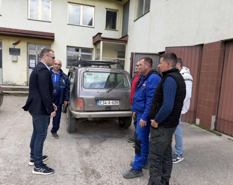 Savić u Bratuncu i Srebrenici: Nastavak investicija u elektromrežu