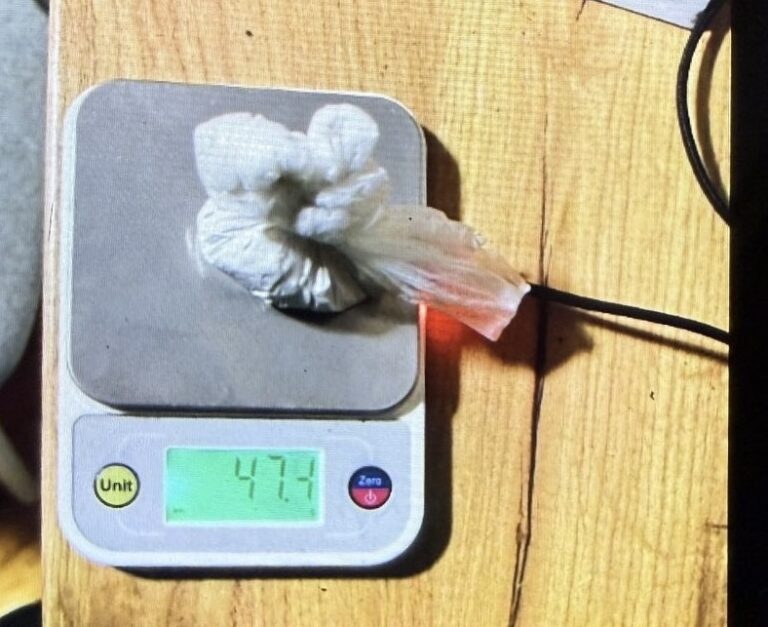 U Bijeljini uhapšen N.J: Otkrivena laboratorija za uzgoj marihuane i pronađen kokain