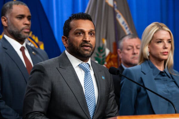 FBI: „Patelov imejl jeste hakovan, ali nije sadržao osjetljive informacije“