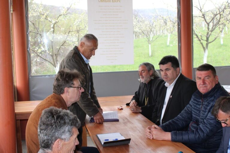 Vaskršnji susret u Rastošnici: Liturgija i sastanak mještana u vezi poboljšanja uslova života