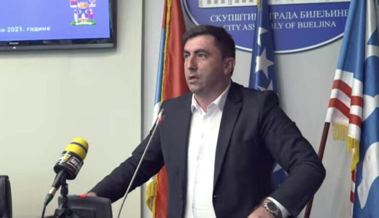 Skupština Grada Bijeljina: Napuštanje tematske sjednice o „Vodovodu“ unaprijed pripremljen scenario gradonačelnika Petrovića i direktora