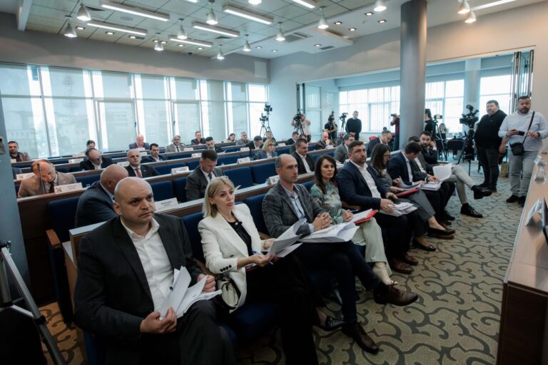 Skupština Grada Bijeljina: Načelnici odjeljenja u Gradskoj upravi preko godinu dana nezakonito vršili funkciju i primali platu