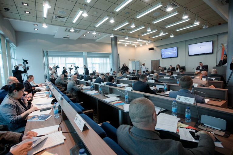 Skupština Bijeljine na zahtjev sindikata AD „Vodovod i kanalizacija“ povećala cijenu vode