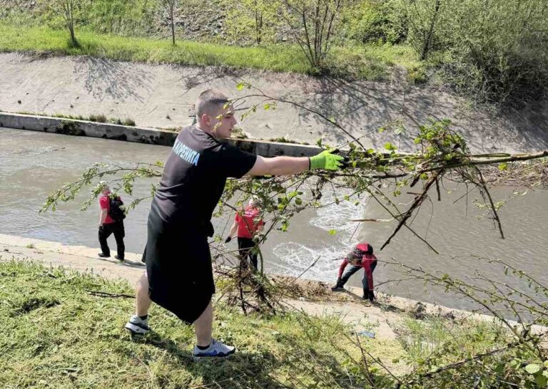 Ugljevik nastavio akciju „Turizam raste tamo gdje je priroda čista“ – uređeni šetalište i korito Janje FOTO
