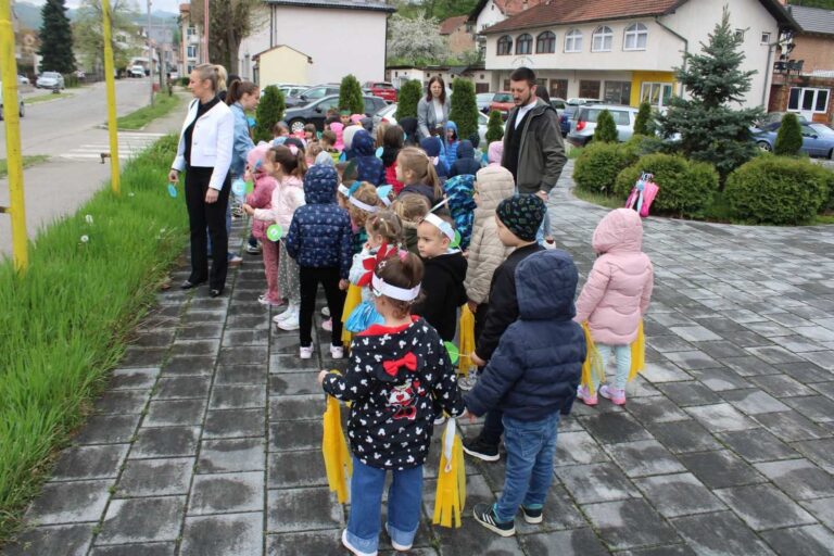 Lopare: Ekološka šetnja mališana iz Dječijeg vrtića