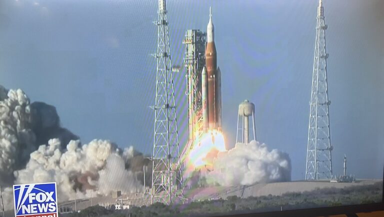 Lansirana misija Artemis II: Ljudska posada krenula ka Mjesecu prvi put posle više od pola vijeka