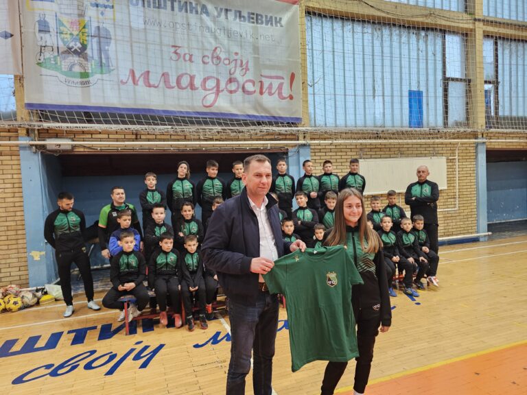 Uručena nova oprema ugljevičkoj Školi fudbala „Rudar“: Podrška sportu i zdravom životu