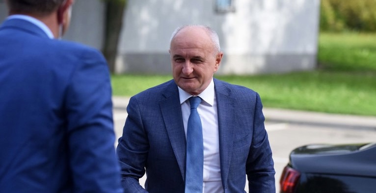 „Sunce“ obasjalo porodicu Petra Đokića: Sin dobija dozvole od oca!