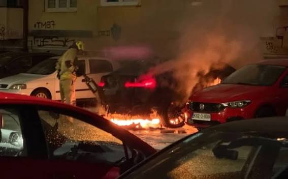 U Gradišci zapaljen automobil optuženika u predmetu „Storidž“