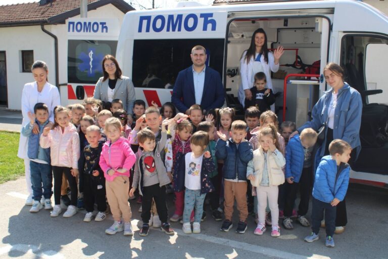 Lopare: Mališani iz vrtića posjetili Dom zdravlja FOTO