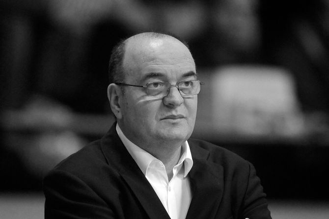 Poznato vrijeme i mjesto sahrane Duška Vujoševića: Evo gde će počivati tvorac „časova ljubavi“