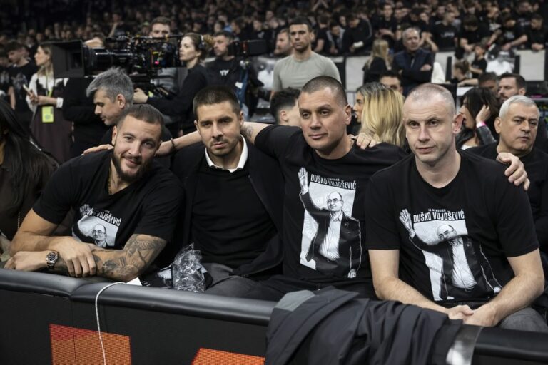 Partizanove legende na oproštaju od Duška Vujoševića