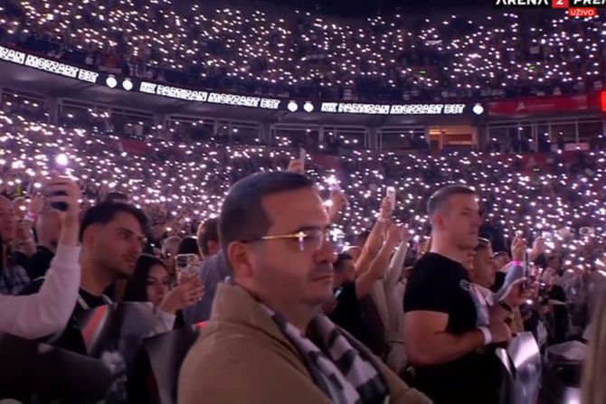 Ofer Janaj ogrnut šalom Partizana odao počast Dušku Vujoševiću: „Ovo od Srba treba da naučimo…“