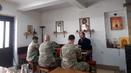 Dvojica američkih vojnika prešla u pravoslavlje: Sava i Simeon kršteni u manastiru Draganac